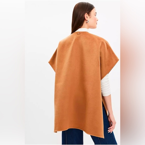 NWT Loft Sz XS luxuriously oversized wrap with removable scarf - Picture 1 of 12